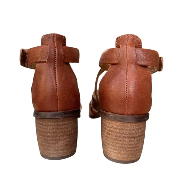 Brioso Verandah Brown Genuine Leather Strappy Design Block Heel Sandals - Picture 4 of 9